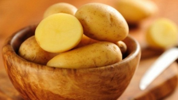 Những dưỡng chất trong củ khoai tây mang lại nhiều tác dụng trong chăm sóc da