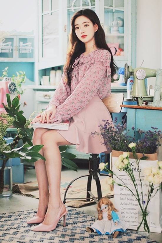 Mặc đồ như Yoona, IU để trở thành nữ hoàng thời trang nơi công sở